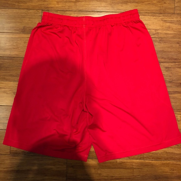 NWOT Under Armour performance stretch short - Picture 4 of 4
